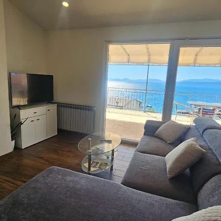 Apartamento 3 *