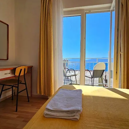 Apartamento 3 *